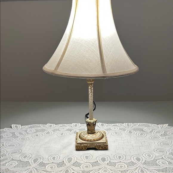 Vintage look Table Lamp 17.5 inches - Picture 2 of 9